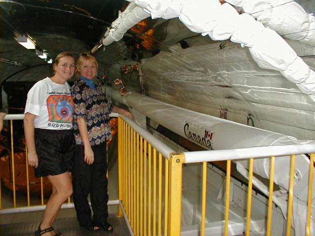 Sue and Amanda with the Canada-Arm...Where's the french ???